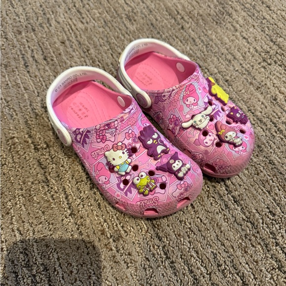 Hello kitty crocs size 11 YOUTH girls - Picture 1 of 6